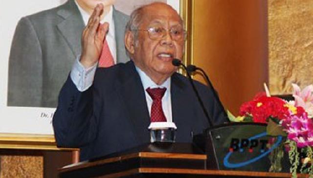 Mantan Menteri Perindustrian Hartarto Sastosoenarto tutup usia