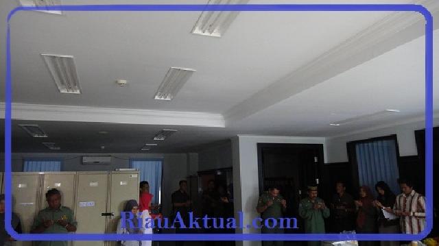 Gedung DPRD Pekanbaru Megah, Listrik Tak Ada