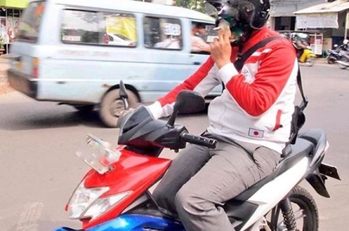 Siap-siap ! Denda Rp 750 Ribu Menanti bagi Perokok Saat Berkendara di Jalan