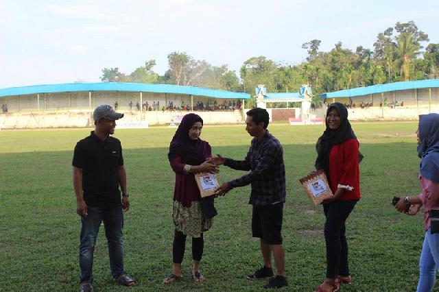 Doorprize yang Dibagikan di Laga BSL Kemarin, Ternyata Hasil Kerjasama Panpel dan Suporter PSBS