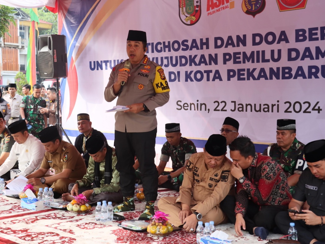 Kombes Jeki dan Pj Wali Kota Pekanbaru Doa Istighosah untuk Pemilu Damai