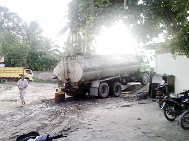 Kencing CPO Makin Marak, Petugas Tutup Mata