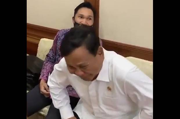 Menhan Prabowo Kerjai Aspri yang Tertidur saat Rapat