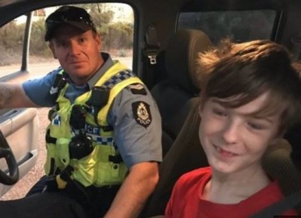 Dengan Anjingnya, Bocah 12 Tahun Setir Pikap Selamatkan Diri dari Kebakaran Australia