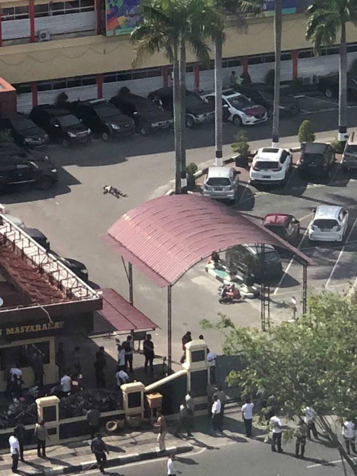 Breaking News: Mapolda Riau Diserang Terduga Teroris, Suara Tembakan Terdengar