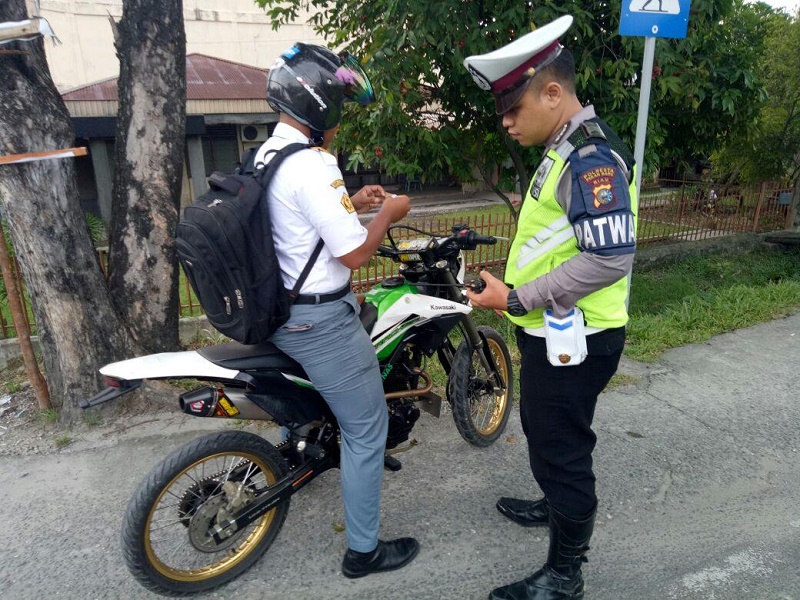 Pemotor Knalpot Racing dan Lampu Strobo di Tilang