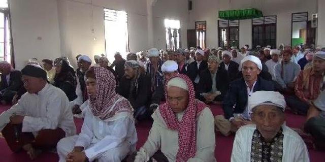 Jemaah Tarekat Naqsabandiyah Lebaran Tanggal 24 Juni