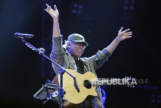 Iwan Fals Adakan Survei, Mayoritas Dukung Anies-Sandi