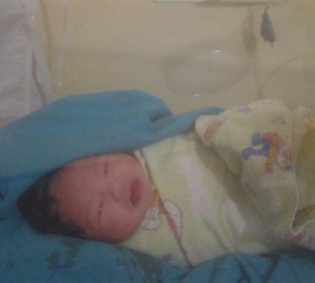 Bayi Perempuan berlumur darah dan Tali Pusar melekat, Ditemukan di Jalan Lintas Inhu