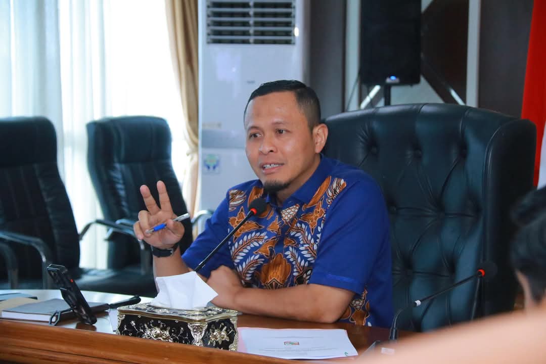 Sampah Tak Boleh Menumpuk di TPS, Wako Pekanbaru Minta Camat Lurah Kontrol