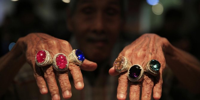 Penjual batu akik menjerit, dulu booming kini diobral pun tak laku