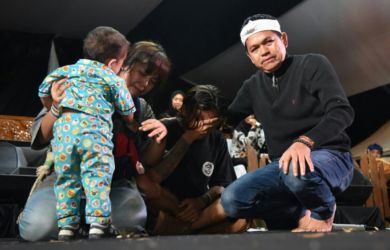 Kala Pria Bertato Menangis di Pangkuan Dedi Mulyadi