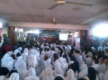 SMAN 5 Pekanbaru Dikunjungi Simponi