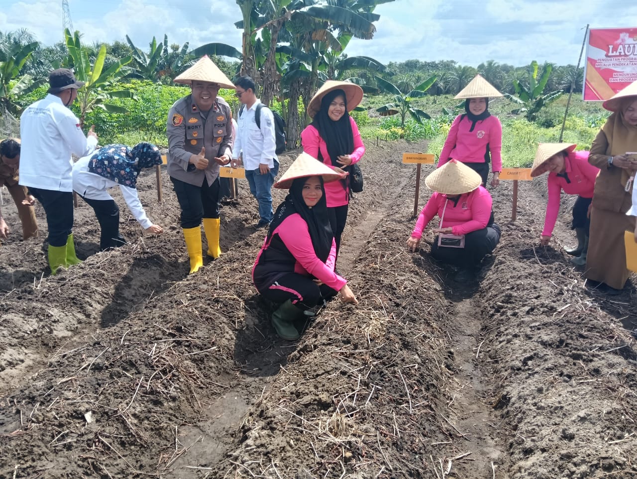 Bhayangkari Polsek TPTM Ikut Andil dalam Program Pangan Berkelanjutan