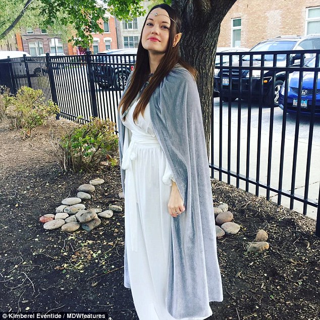 Buset.. Wanita Ini Mengaku Peri dan Ingin Menebar Kebaikan di Dunia