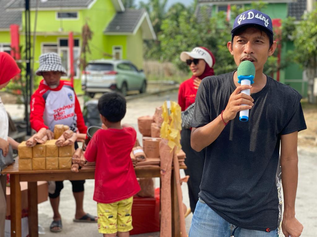 Dosen Universitas Hang Tuah Pekanbaru Rudi Rahman, M.I.Kom, Pimpin Perayaan HUT RI ke-78 di Sialang Munggu