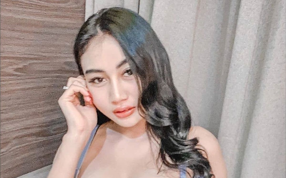 Pamela Safitri Tampil di Candi Wat Arun, OOTD Serba Merah Bikin Netizen Gerah!