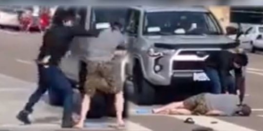 Viral Video Mahasiswa Indonesia Pukul KO Bule Amerika, Ternyata Ini Identitasnya