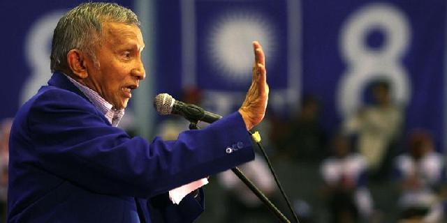 Amien Rais buat Anies-Sandi: Kata Pak JK, jangan jadi presiden dulu