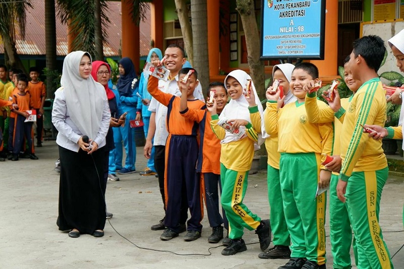 Ayo Menabung, BRK Kedai Marpoyan Kenalkan Tabungan Simpel ke Murid SD