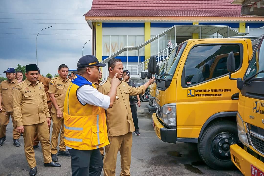 Normalisasi Drainase Cegah Banjir, Pemko Pekanbaru Berdayakan Mobil Sedot Lumpur