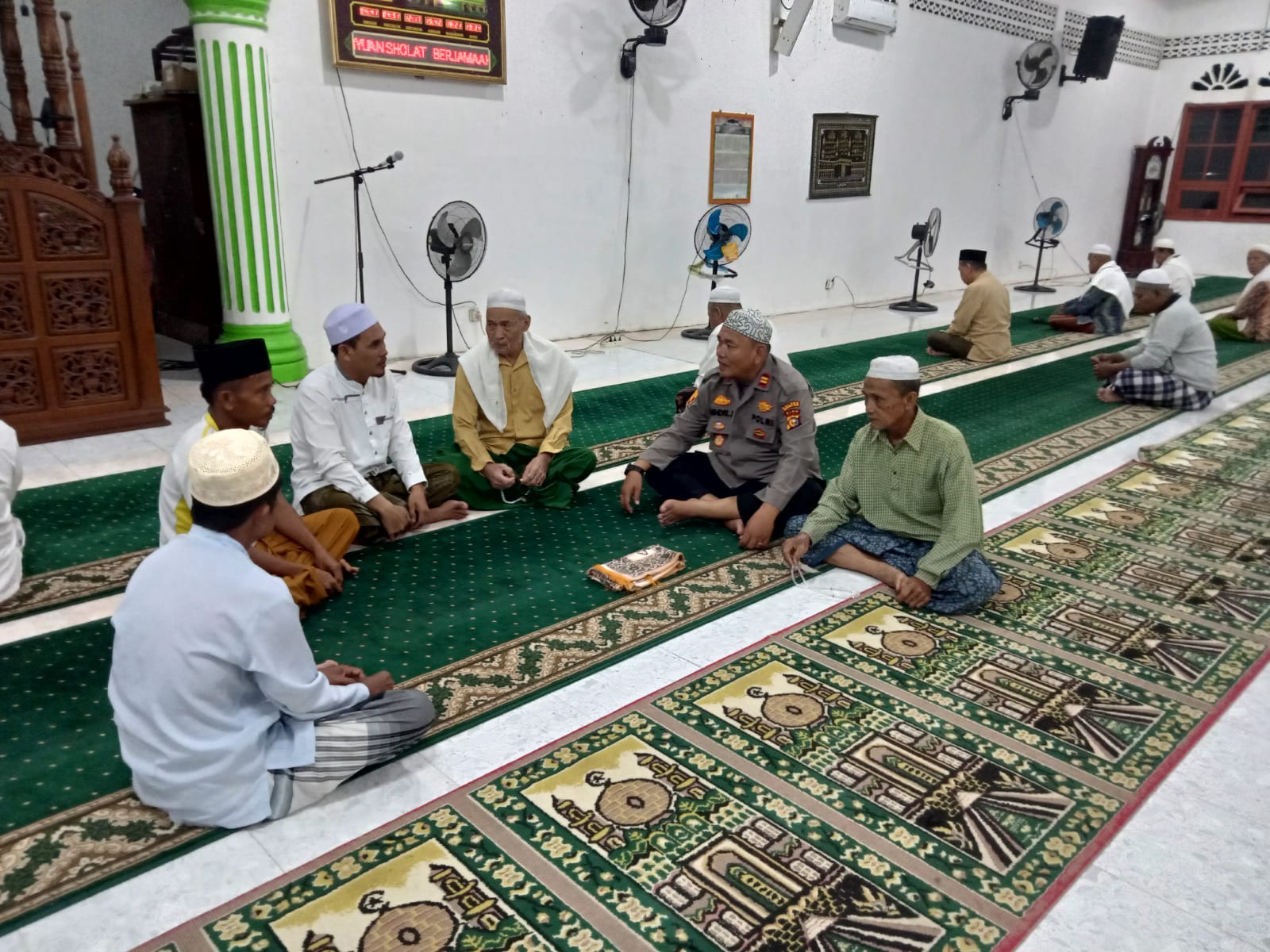 Kapolsek Sungai Batang Subuh Keliling, Sekaligus Sosialisasi Pemilu Damai 2024