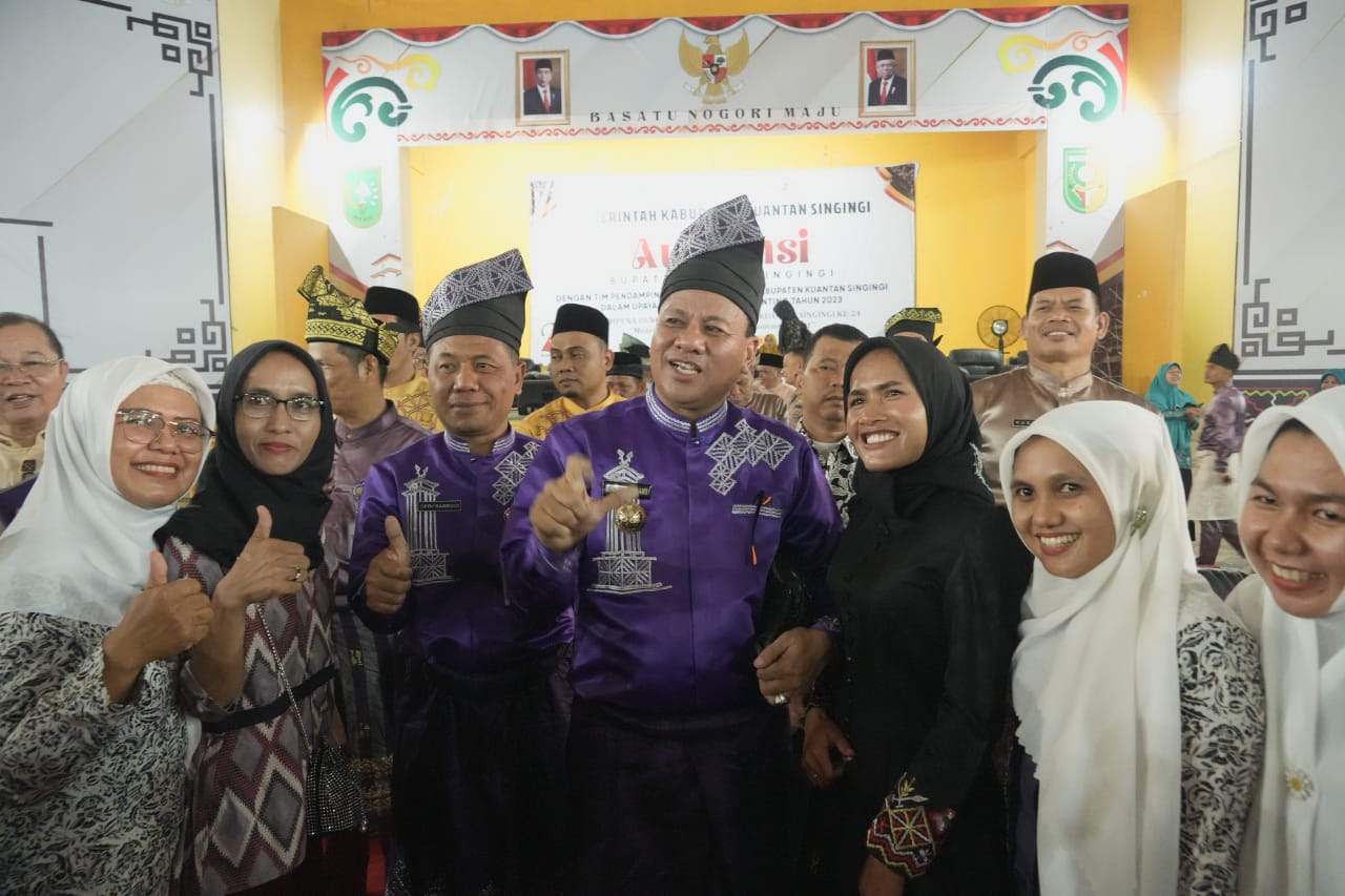 Bupati Kuansing Resmikan Gedung Abdoer Rauf yang Sudah Telantar Selama 9 Tahun