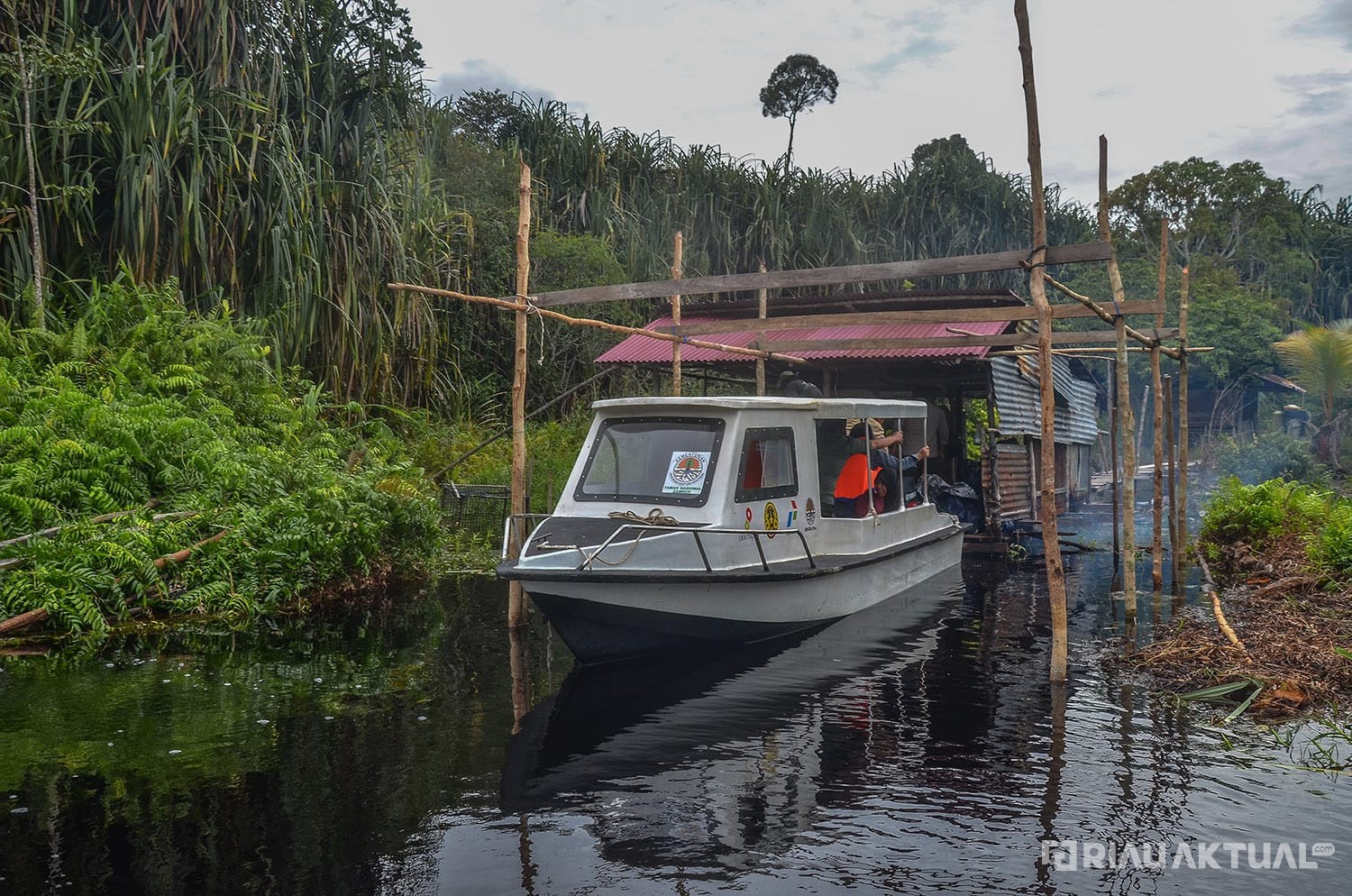 BBKSDA Riau Terima Satu Unit Speedboat dari BOB PT BSP Pertamina Hulu