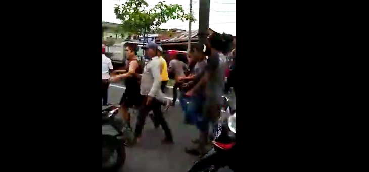 Ini Video Bentrok Sopir Angkot dengan Driver Online di Medan