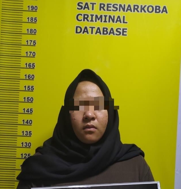 Barang Bukti 5,2 Gram Tembakau Gorilla, Dua Pria Diamankan dan Satu Wanita di Pekanbaru Jadi Tersangka