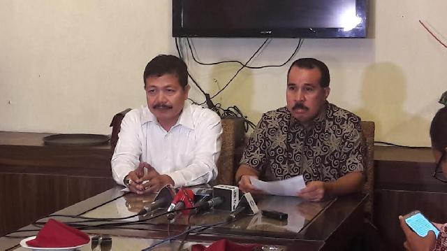 Yorrys Raweyai Diminta Segera Dipecat