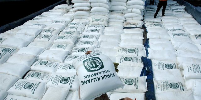 Anggota TNI Gagalkan Penyelundupan 20 Ton Pupuk Subsidi di Agam