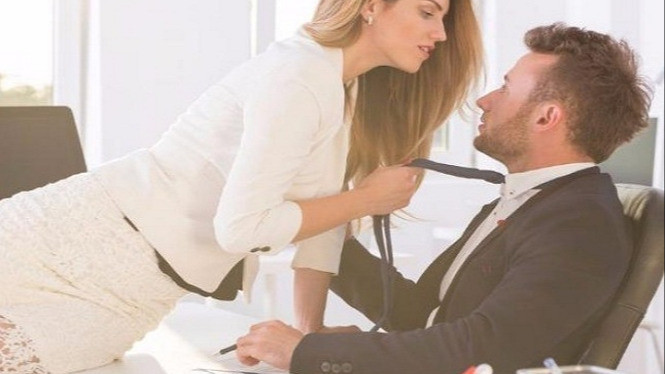 Di Usia Ini, Wanita Rentan Berselingkuh