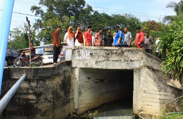 Komisi IV Tinjau Bendungan Jebol di Rumbai