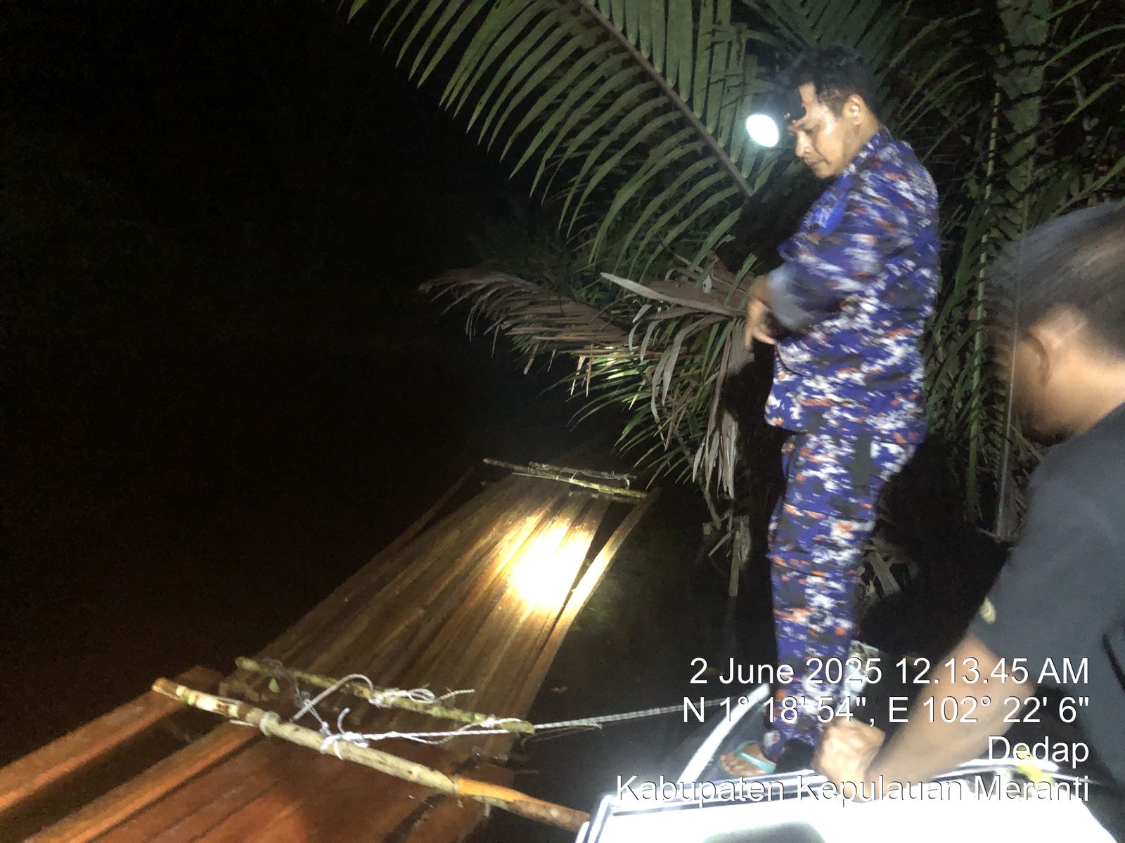 Polisi Gagalkan Pengiriman 500 Keping Kayu Ilegal di Kepulauan Meranti