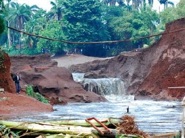 Dibangun Asal-asalan, Tanggul 400 M Jebol