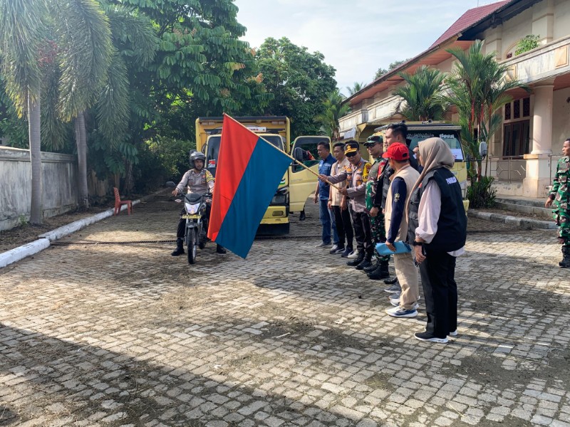 Kapolres Kuansing Lepas Pendistribusian Logistik Pilkada dari PPK ke PPS di Sentajo Raya