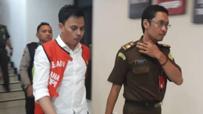 Ngeri, Diam-diam Teller Ini Garong Rp1 Miliar Uang Nasabah BRI