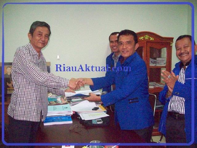 DPD PAN Serahkan 1.500 KTA ke KPUD Pekanbaru