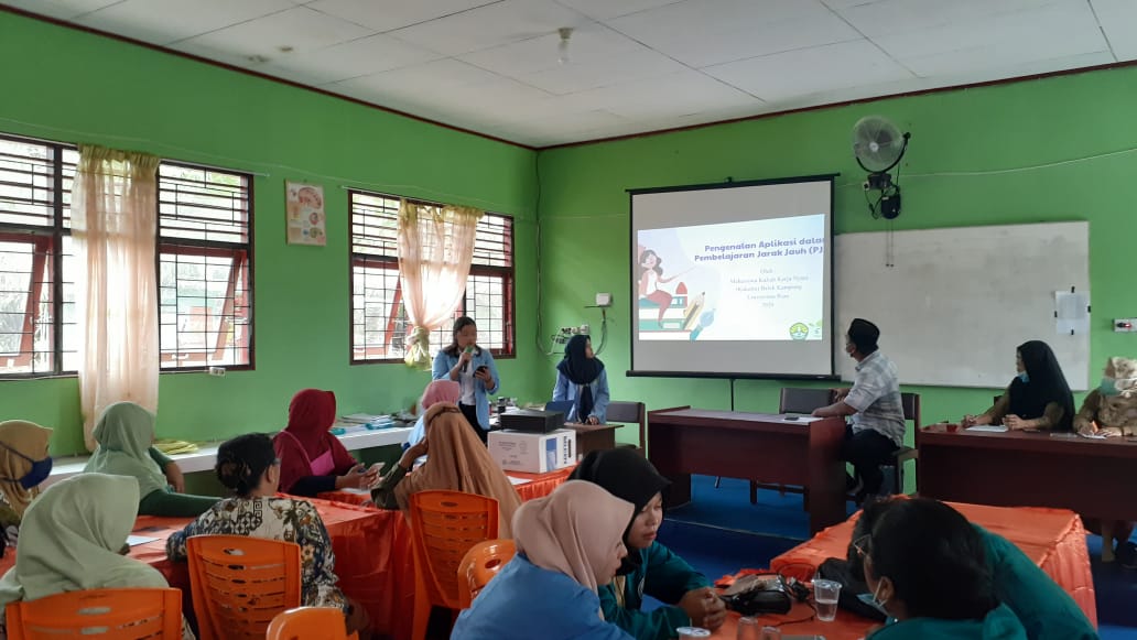 Mahasiswa Kukerta Balek Kampung UNRI Lakukan Sosialisasi Adaptasi Pembelajaran Jarak Jauh di SMP YP2 TG