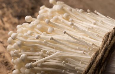 Jamur Enoki Makanan Favorit yang Kini Dimusnahkan, Apa Benar Bahaya?