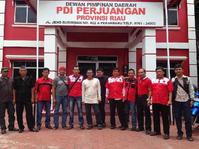 12 Pengurus PAC PDI Perjuangan Geruduk Kantor DPD