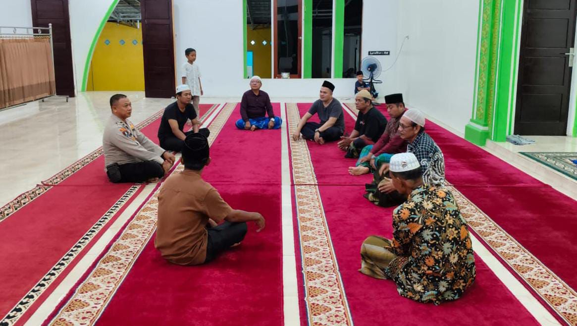 Polsek Tandun Laksanakan Sholat Subuh Berjamaah dan Cooling System Demi Pilkada Damai