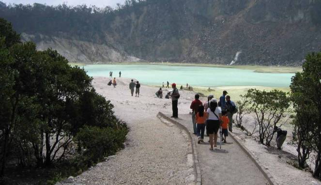 Pesona Menakjubkan Gunung Patuha di Bandung Jawa Barat