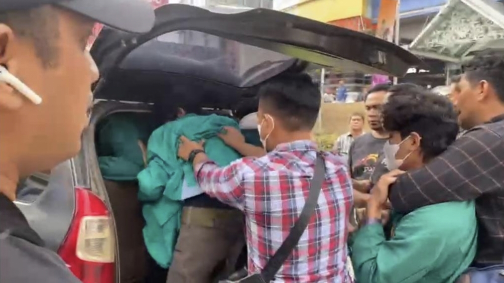 Bentangkan Spanduk Saat Kunjungan Presiden Jokowi, 6 Mahasiswa Diamankan Polresta Pekanbaru