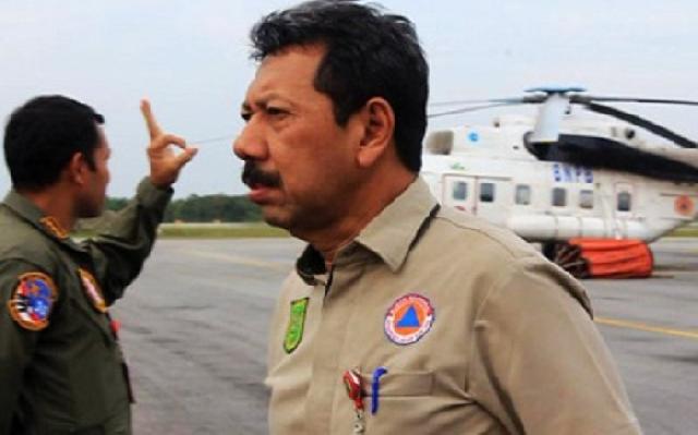 Edwar Himbau Masyarakat Bersihkan lingkungan