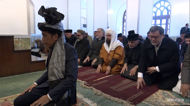 Jokowi Jadi Imam di Afghanistan, Istana: Di Dalam Negeri Juga Sering