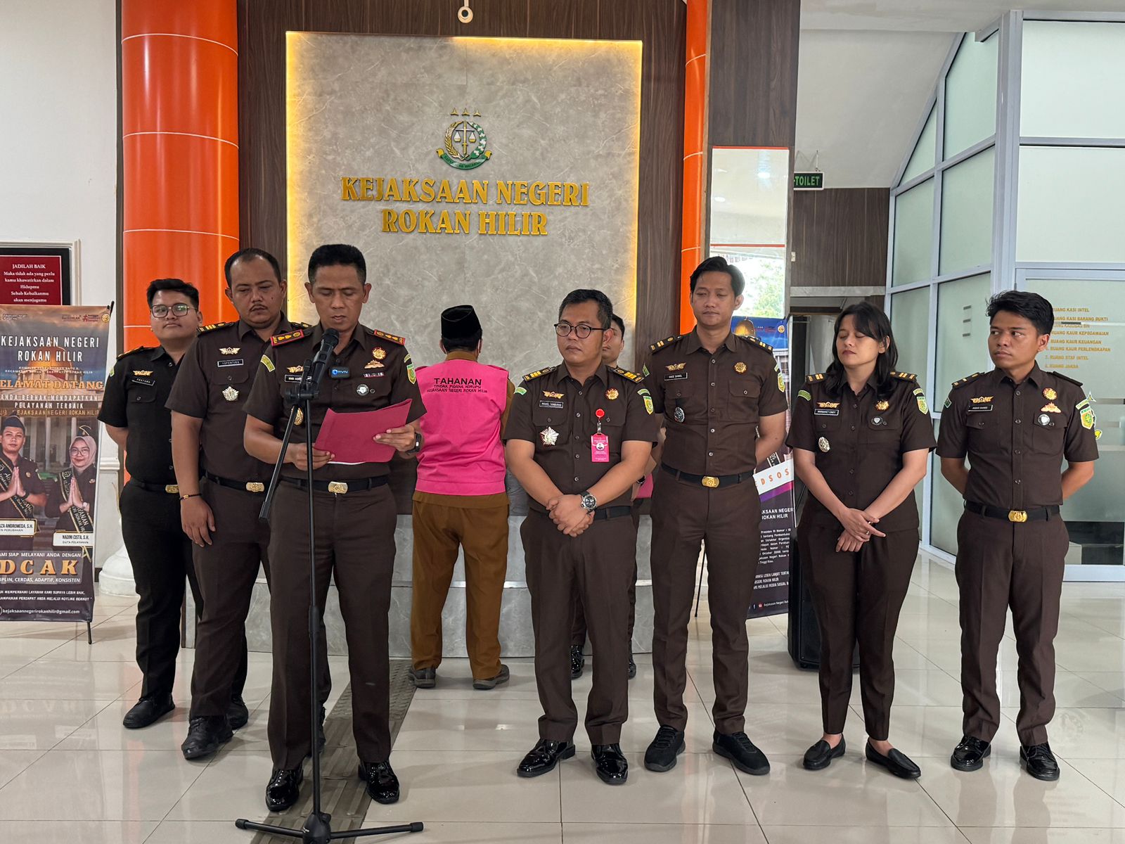 Kejari Rohil Tetapkan Dua Tersangka Korupsi Proyek SMPN 4 Panipahan, Satu Ditahan, Satu Mangkir