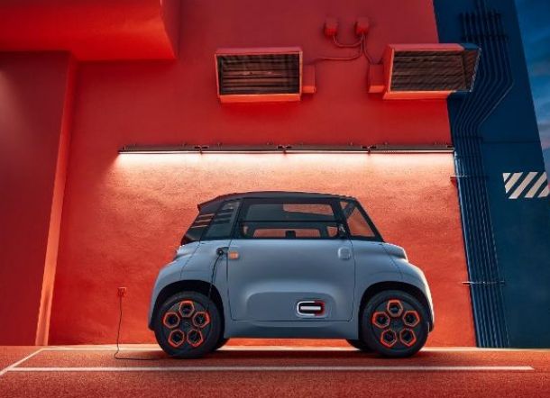 Mungil Terlihat Seperti Mesin Cuci, Mobil ini Harganya Cuma Rp94 Juta-an