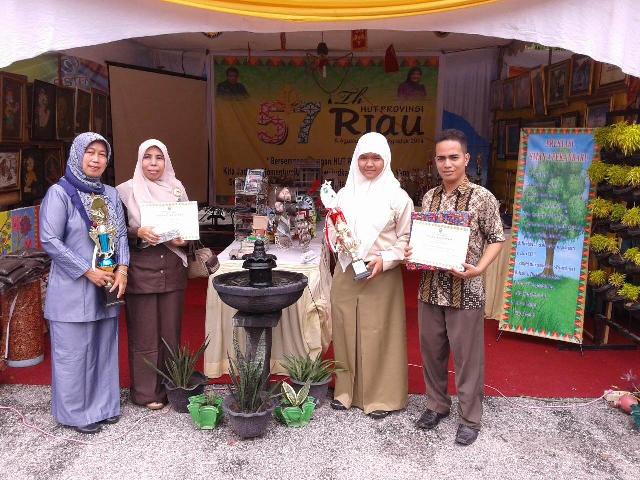 SMAN 4 Pekanbaru Juara II Pameran Pendidikan dan Tekhnologi Tepat Guna